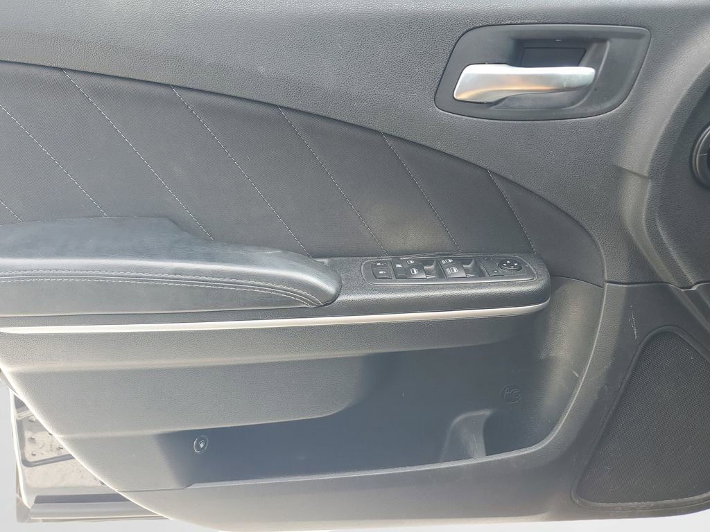 Used 2019 Dodge Charger R/T RWD image 18