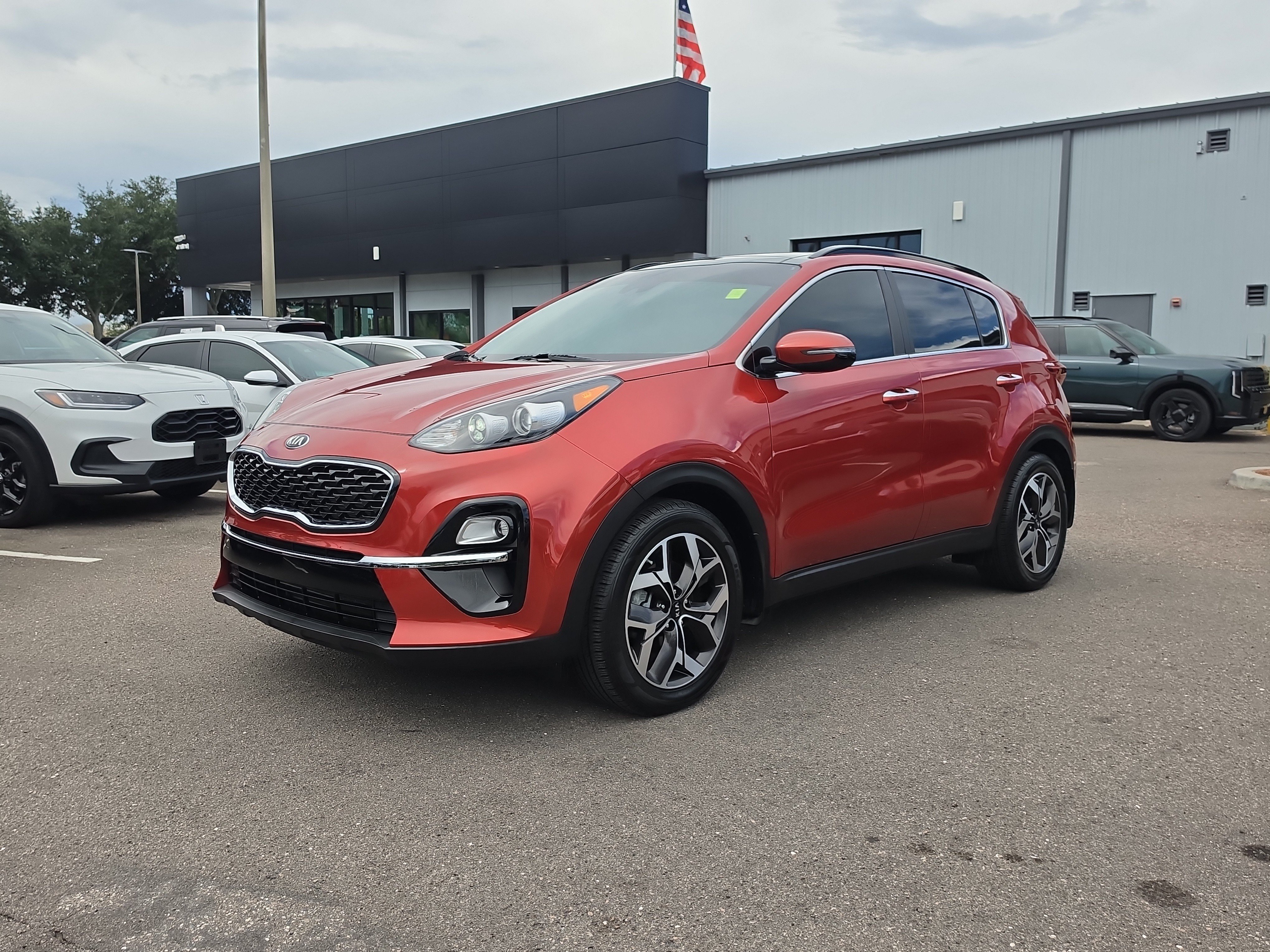 Certified 2022 Kia Sportage EX FWD image 4