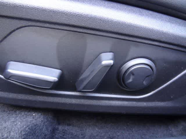 Used 2024 Hyundai Elantra Limited FWD image 7