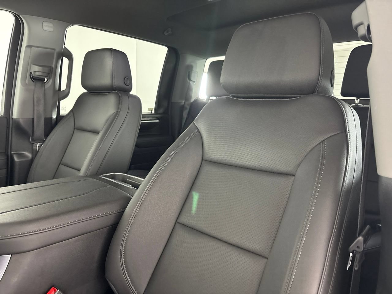 Used 2026 GMC Sierra 2500 SLT w/ SLT Convenience Package AWD/4WD image 9