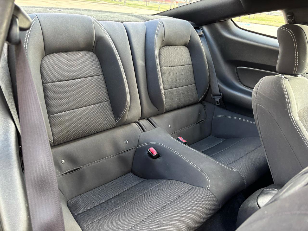Used 2016 Ford Mustang Coupe image 9