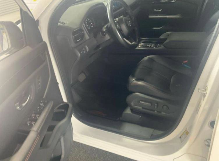 Used 2023 Honda Pilot TrailSport image 6