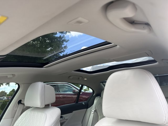 Used 2021 BMW 750i xDrive image 9