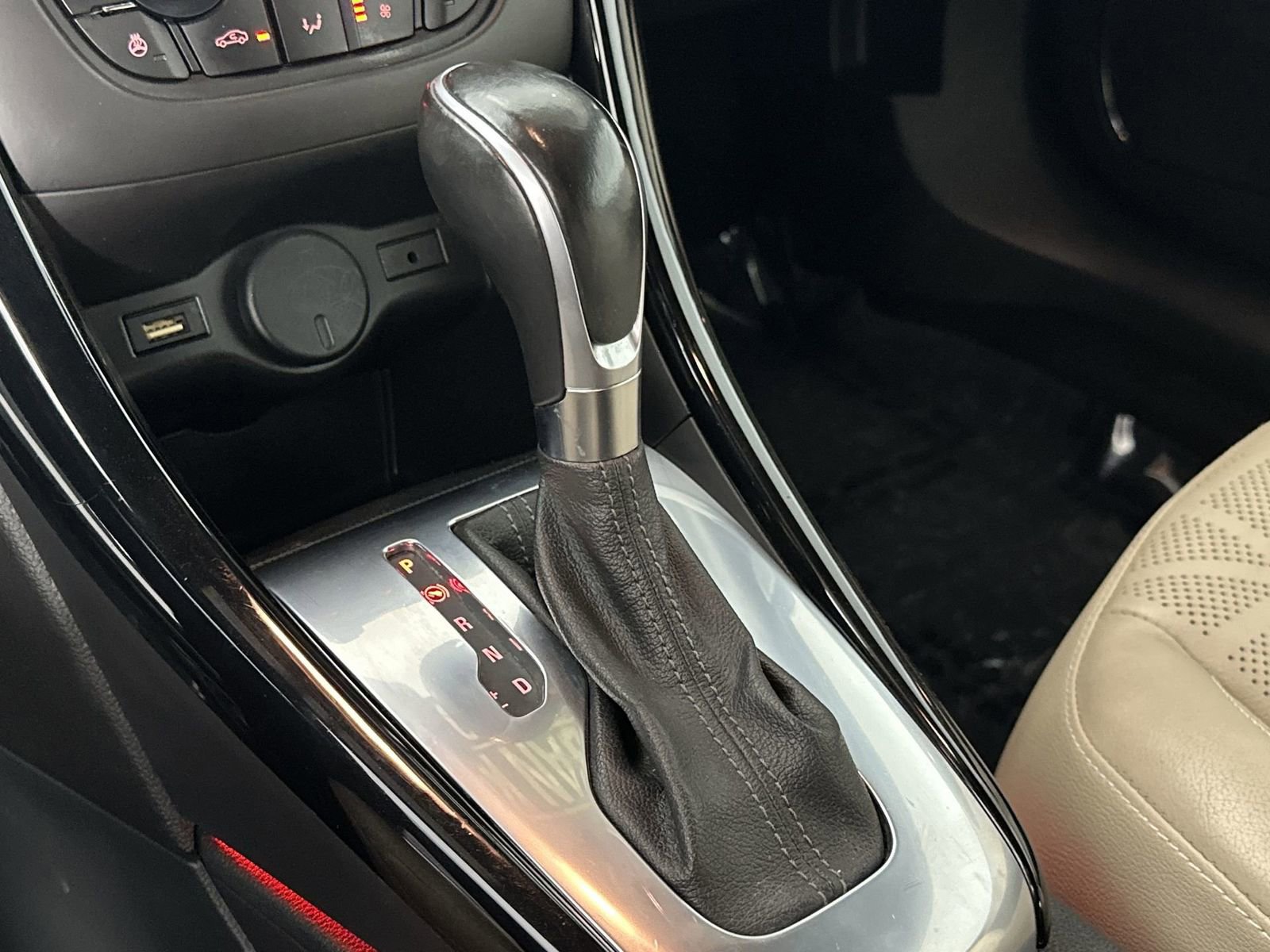 Used 2018 Buick Cascada Premium image 20