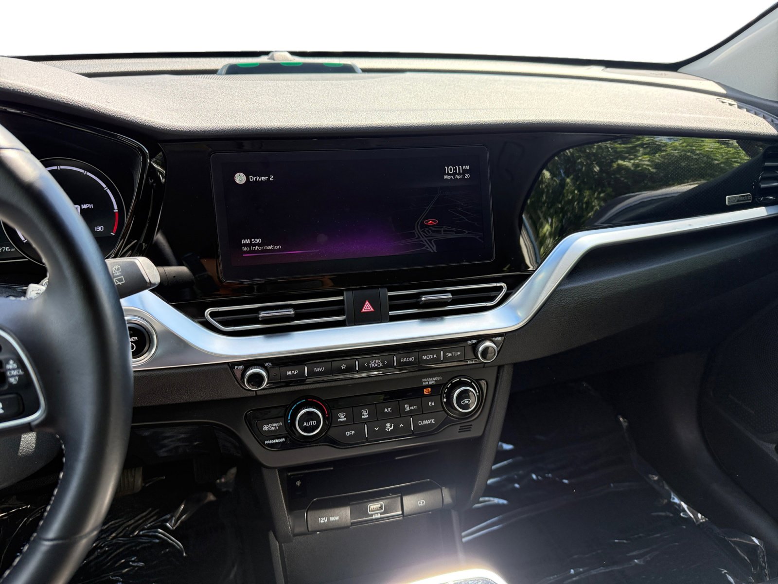 Used 2022 Kia Niro EX image 12