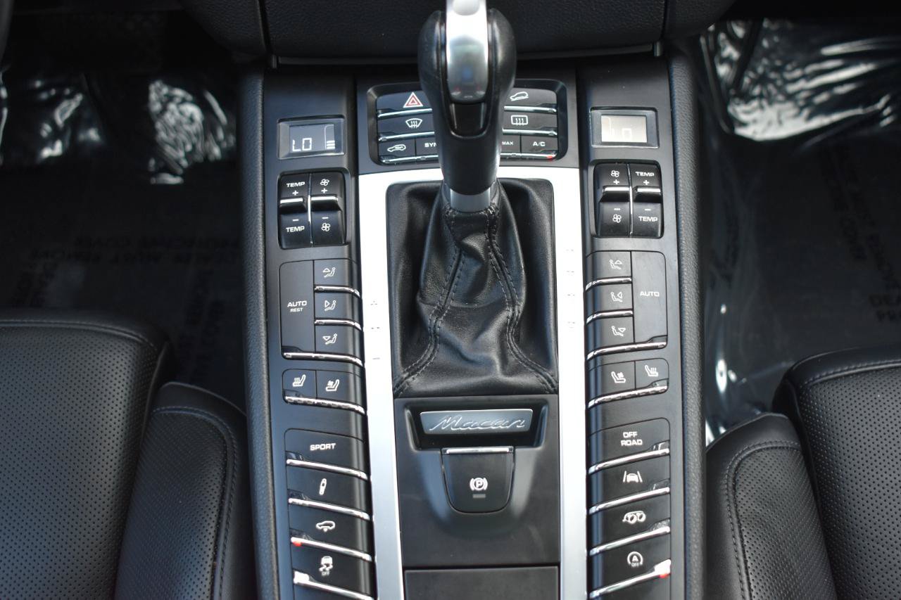 Used 2017 Porsche Macan GTS AWD/4WD image 23