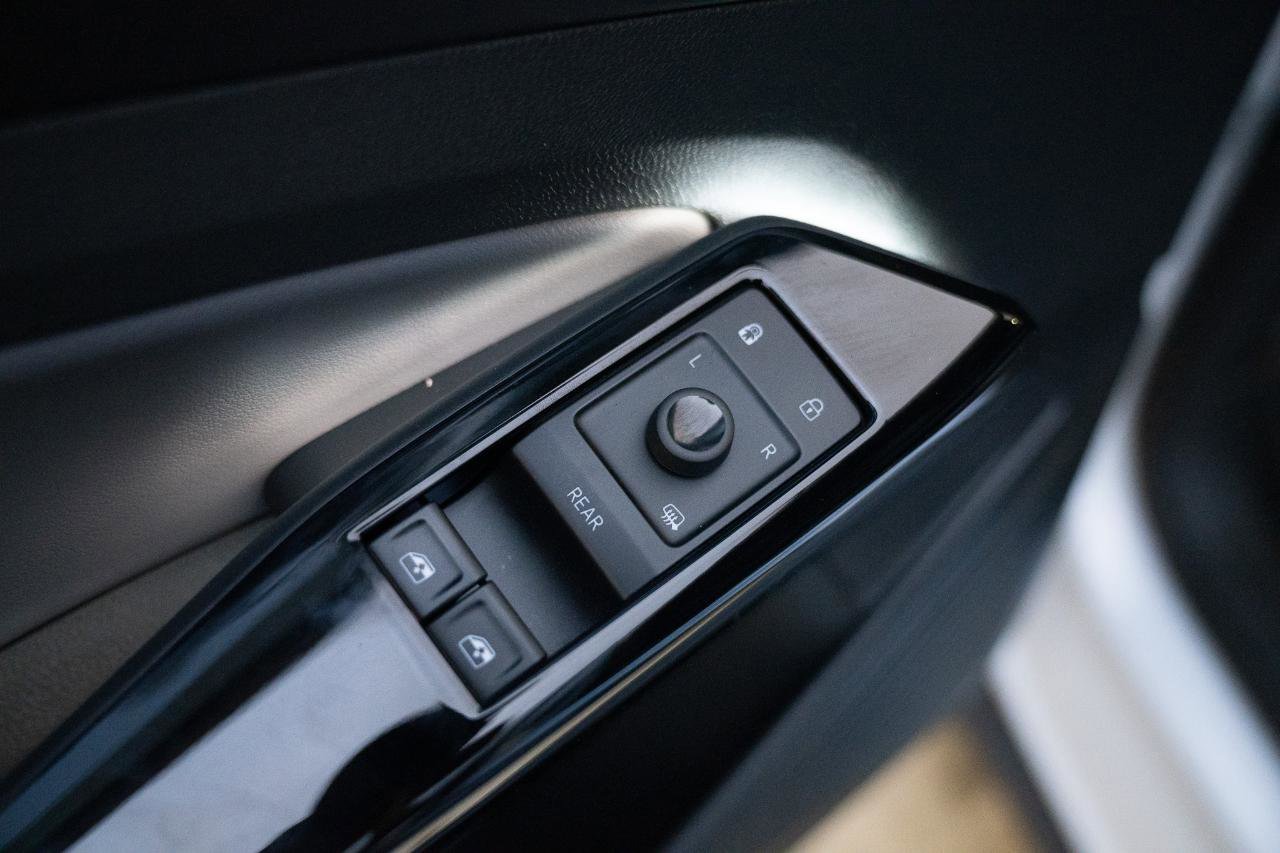 Used 2022 Volkswagen ID.4 Pro RWD image 19