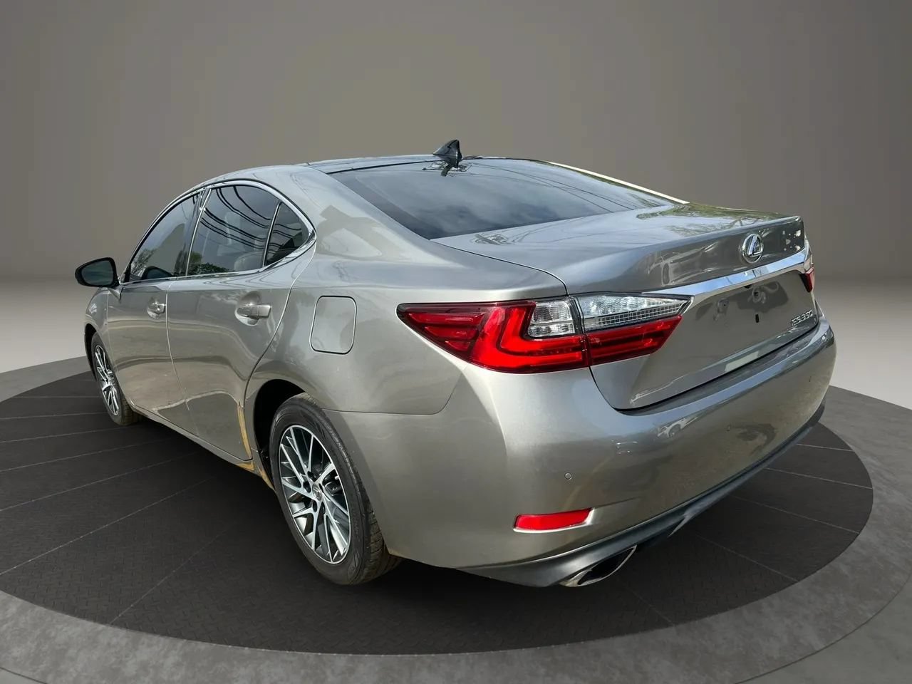 Used 2018 Lexus ES 350 w/ Luxury Package w/Wood Trim FWD image 7