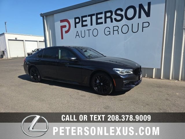 Used 2018 BMW 750i RWD image 2