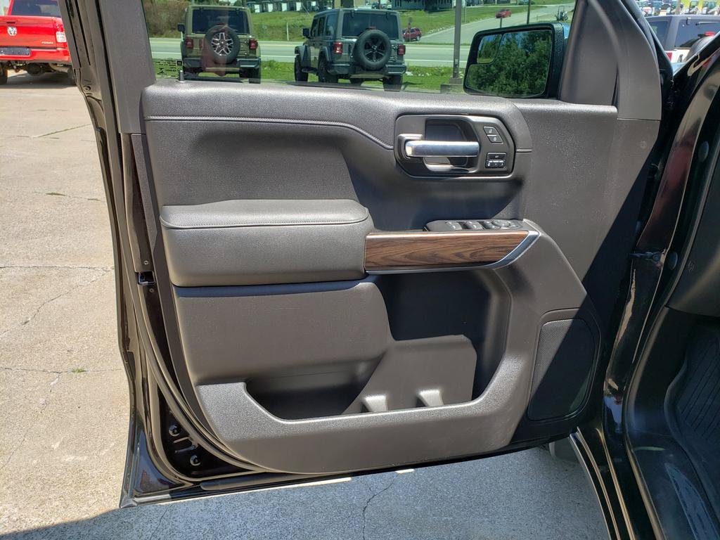 Used 2021 GMC Sierra 1500 SLT w/ SLT Convenience Package AWD/4WD image 11