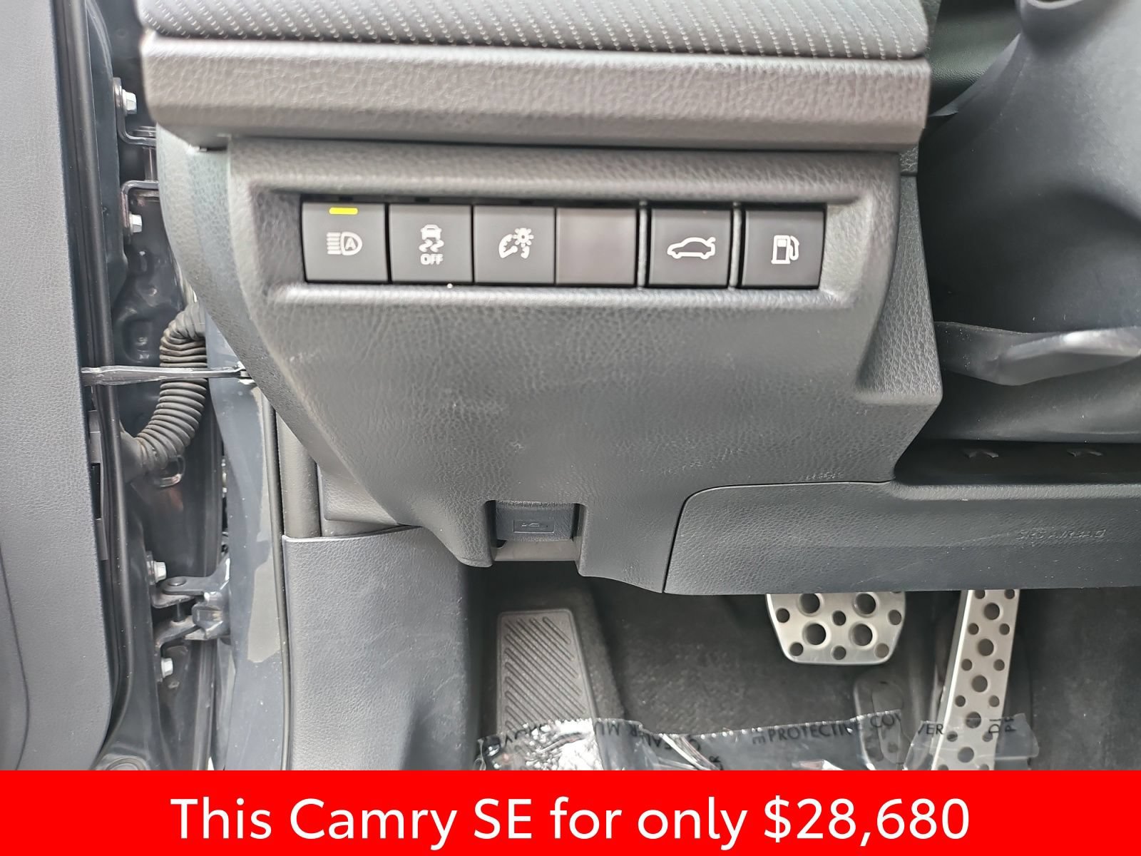 Used 2025 Toyota Camry SE FWD image 25