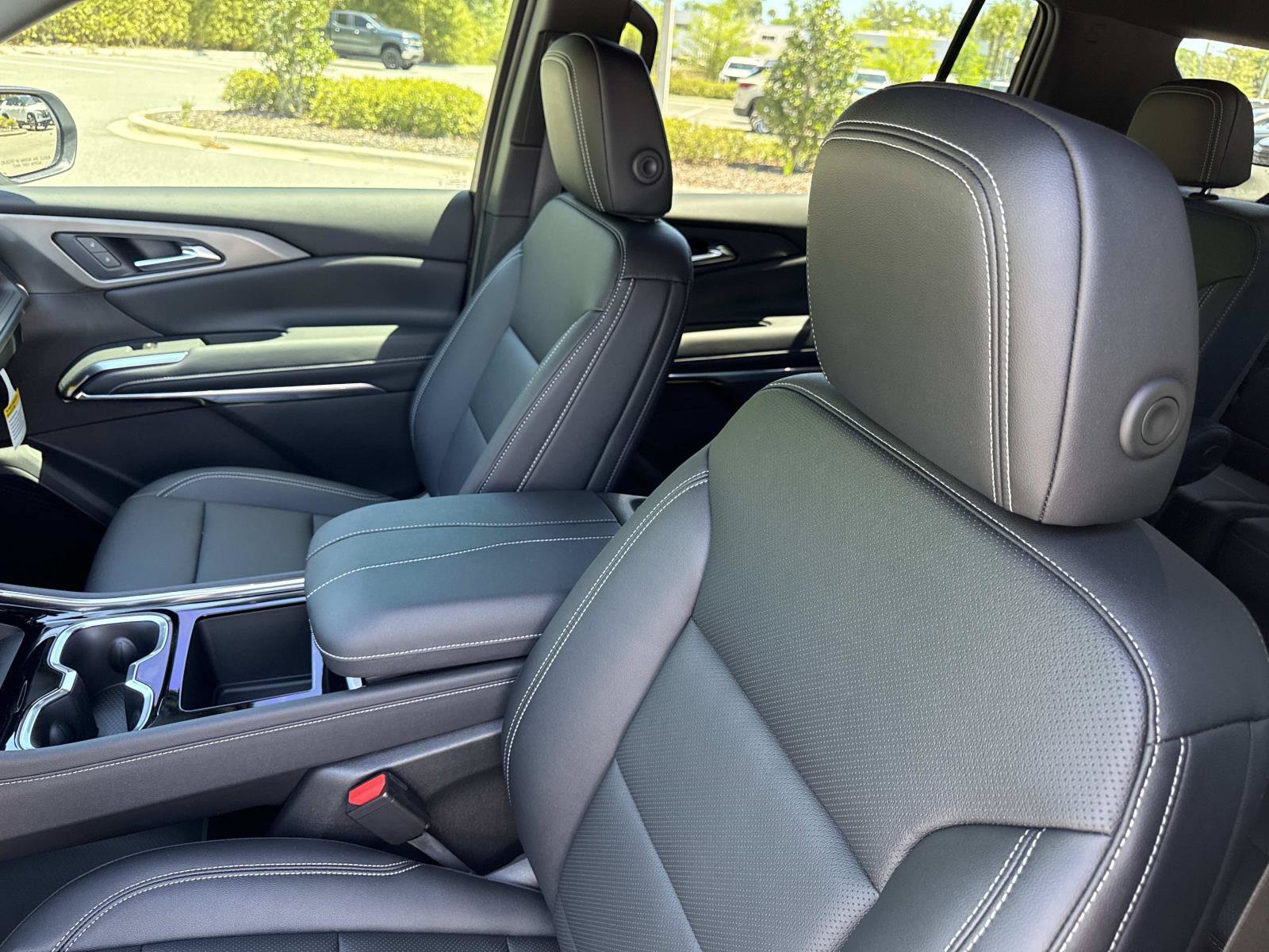 New 2026 Chevrolet Traverse LT w/ Midnight/Sport Edition FWD image 21