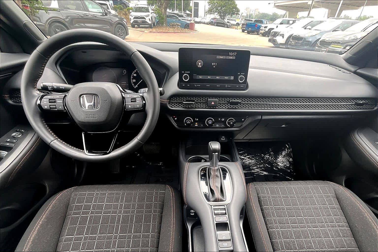 Used 2025 Honda HR-V Sport image 15