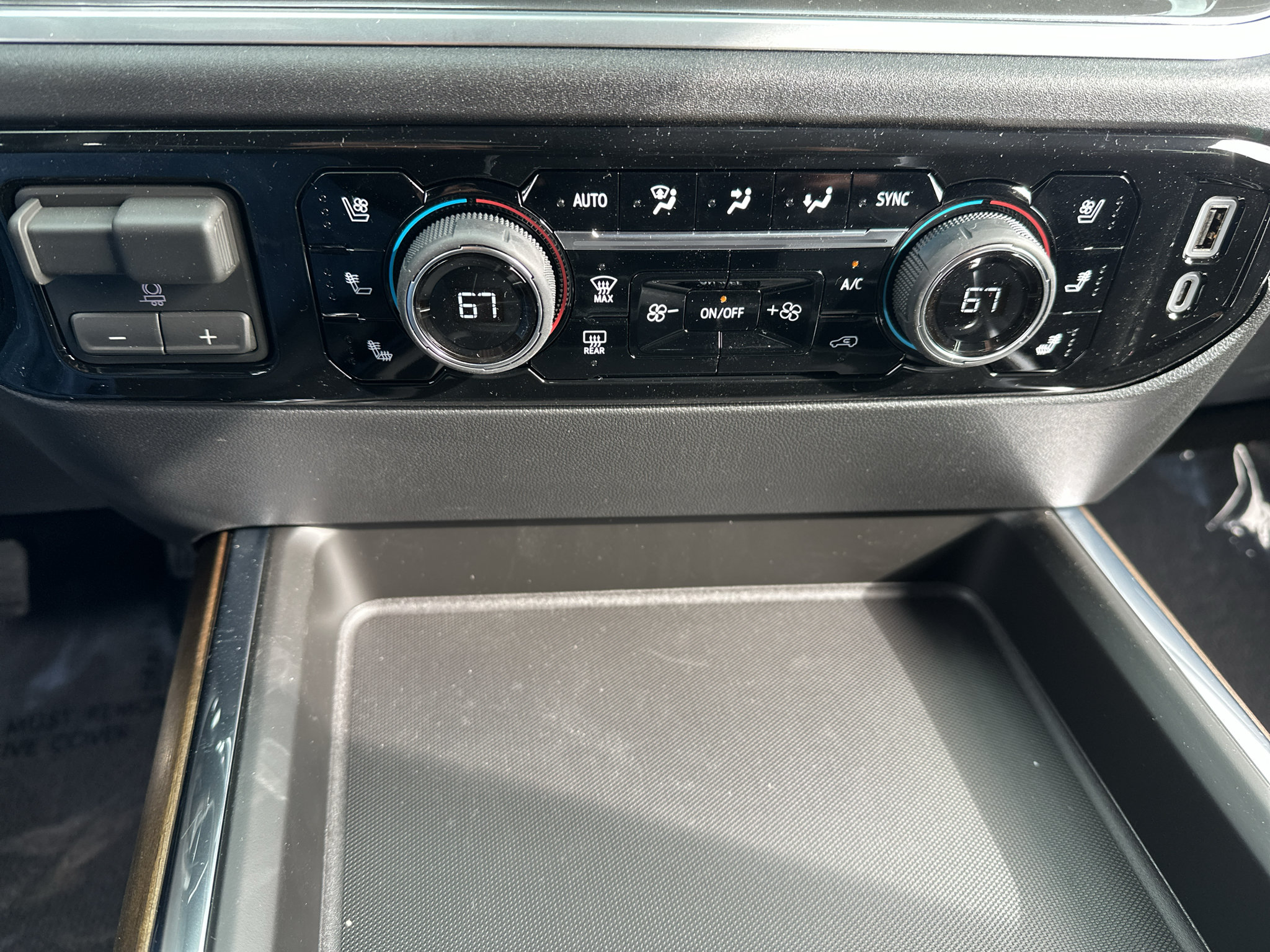 New 2026 Chevrolet Silverado 3500 High Country w/ High Country Premium Package AWD/4WD image 32