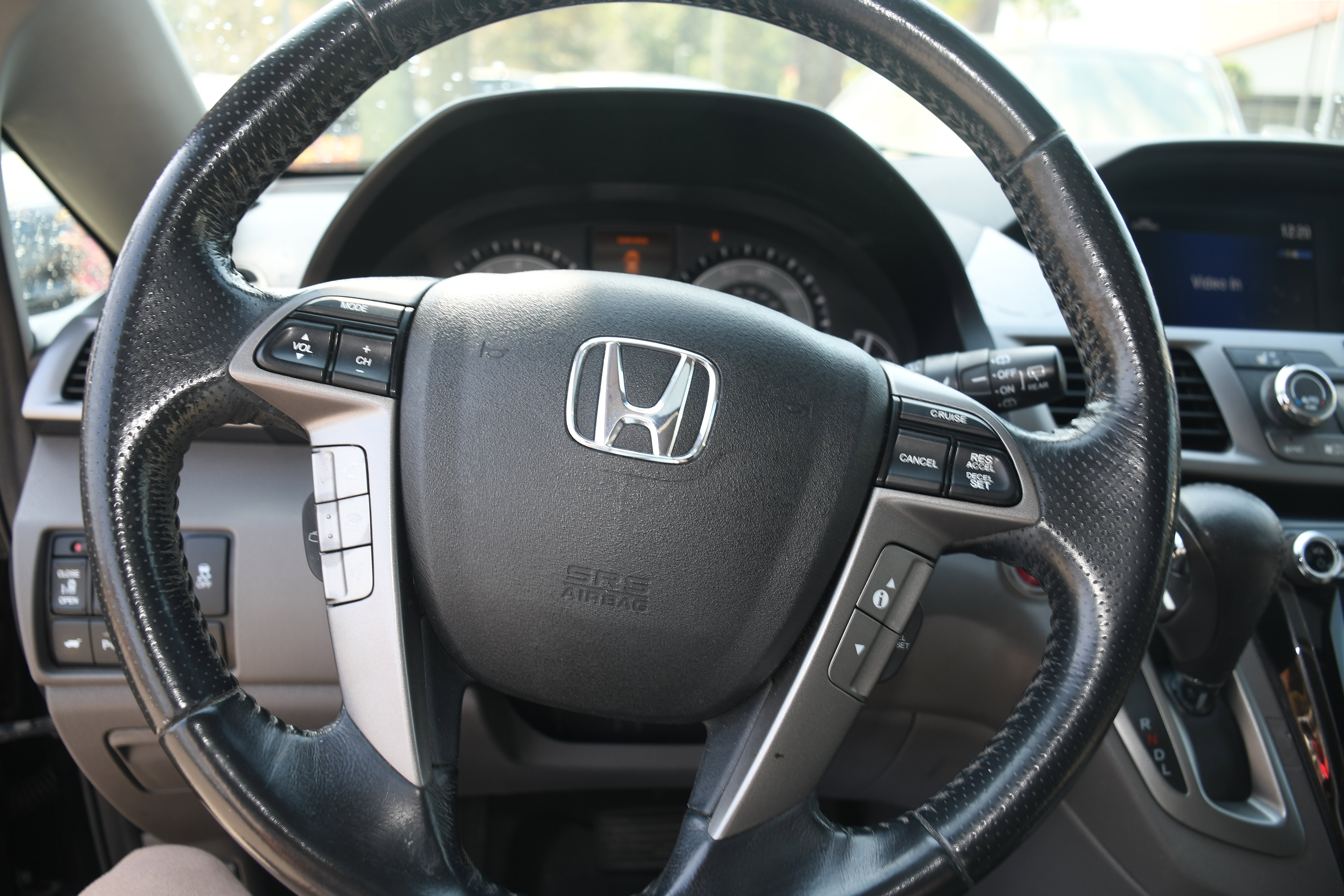 Used 2016 Honda Odyssey Touring Elite image 14