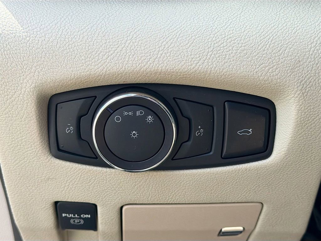 Used 2020 Lincoln Continental w/ Premium Package image 10