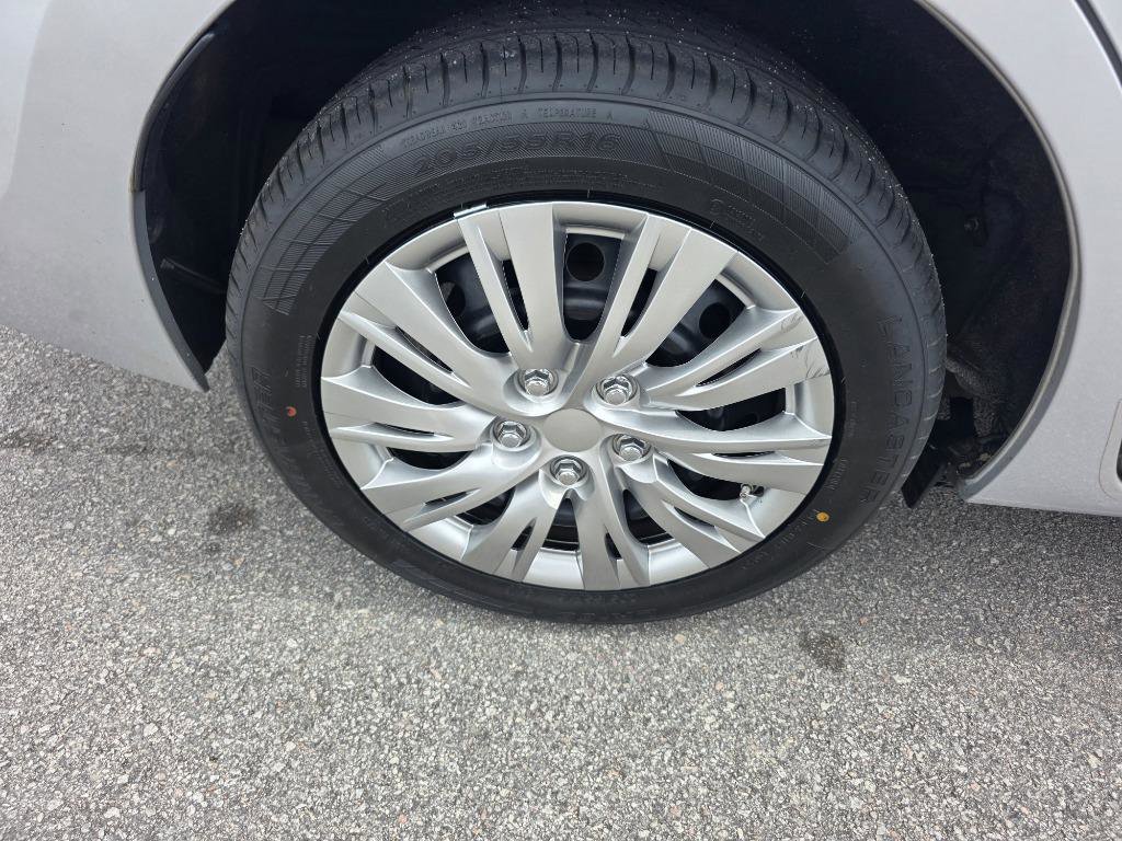 Used 2019 Toyota Corolla LE image 18