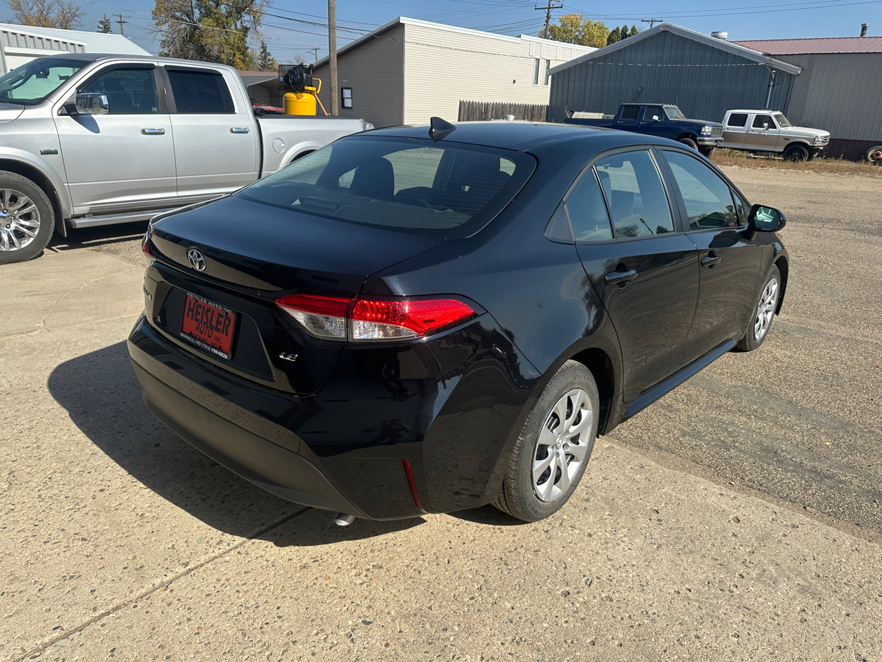 Used 2025 Toyota Corolla LE image 6