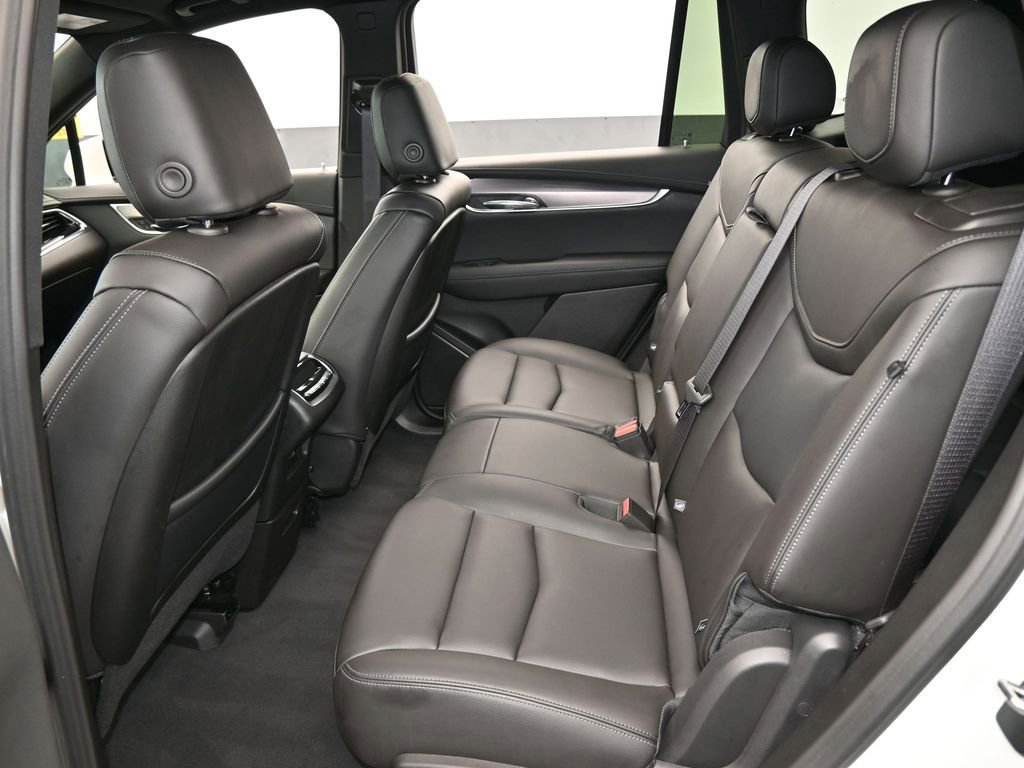 Used 2024 Cadillac XT6 Luxury image 37