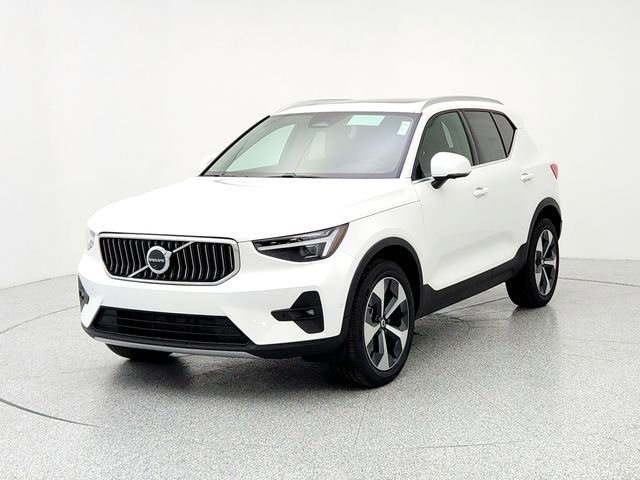 New 2025 Volvo XC40 B5 Plus w/ Protection Package Premier