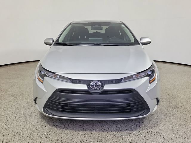 Used 2025 Toyota Corolla LE FWD image 3