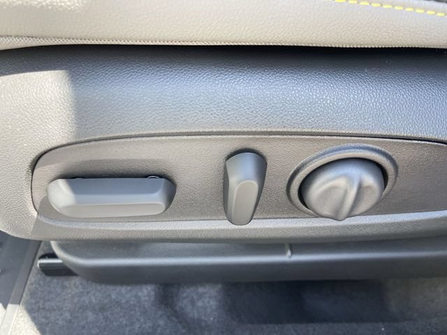 New 2026 Chevrolet Trax ACTIV w/ Sunroof Package FWD image 12