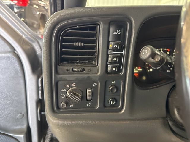 Used 2007 Chevrolet Silverado 2500 LT w/ Heavy-Duty Power Package AWD/4WD image 26