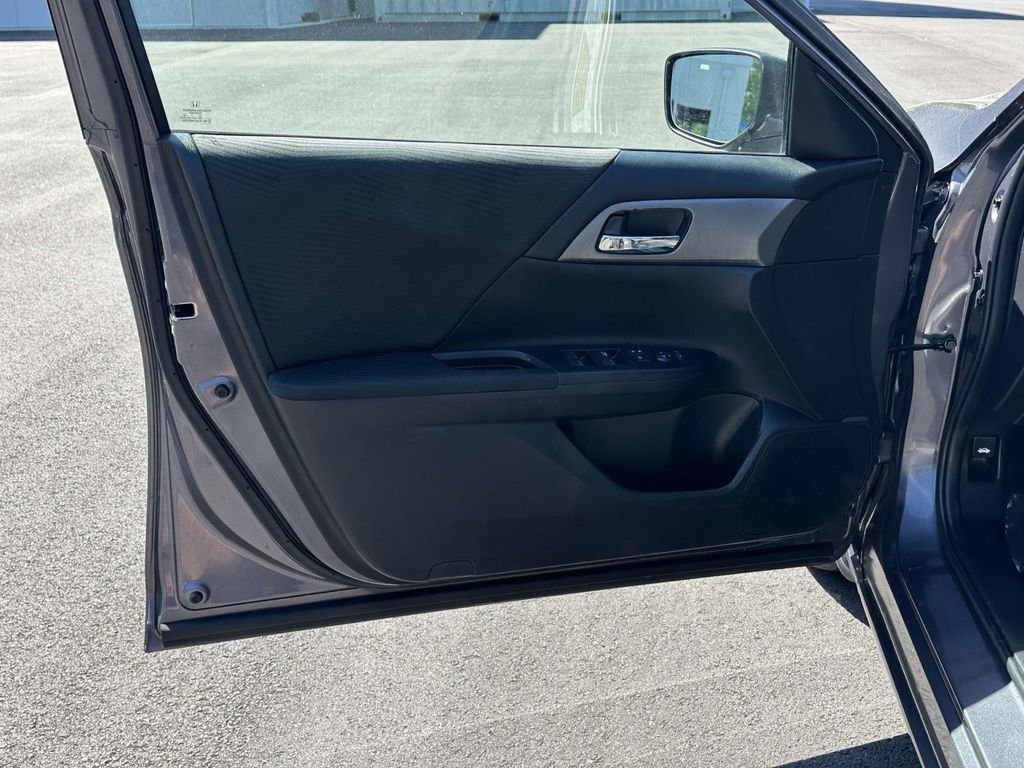 Used 2015 Honda Accord LX image 5