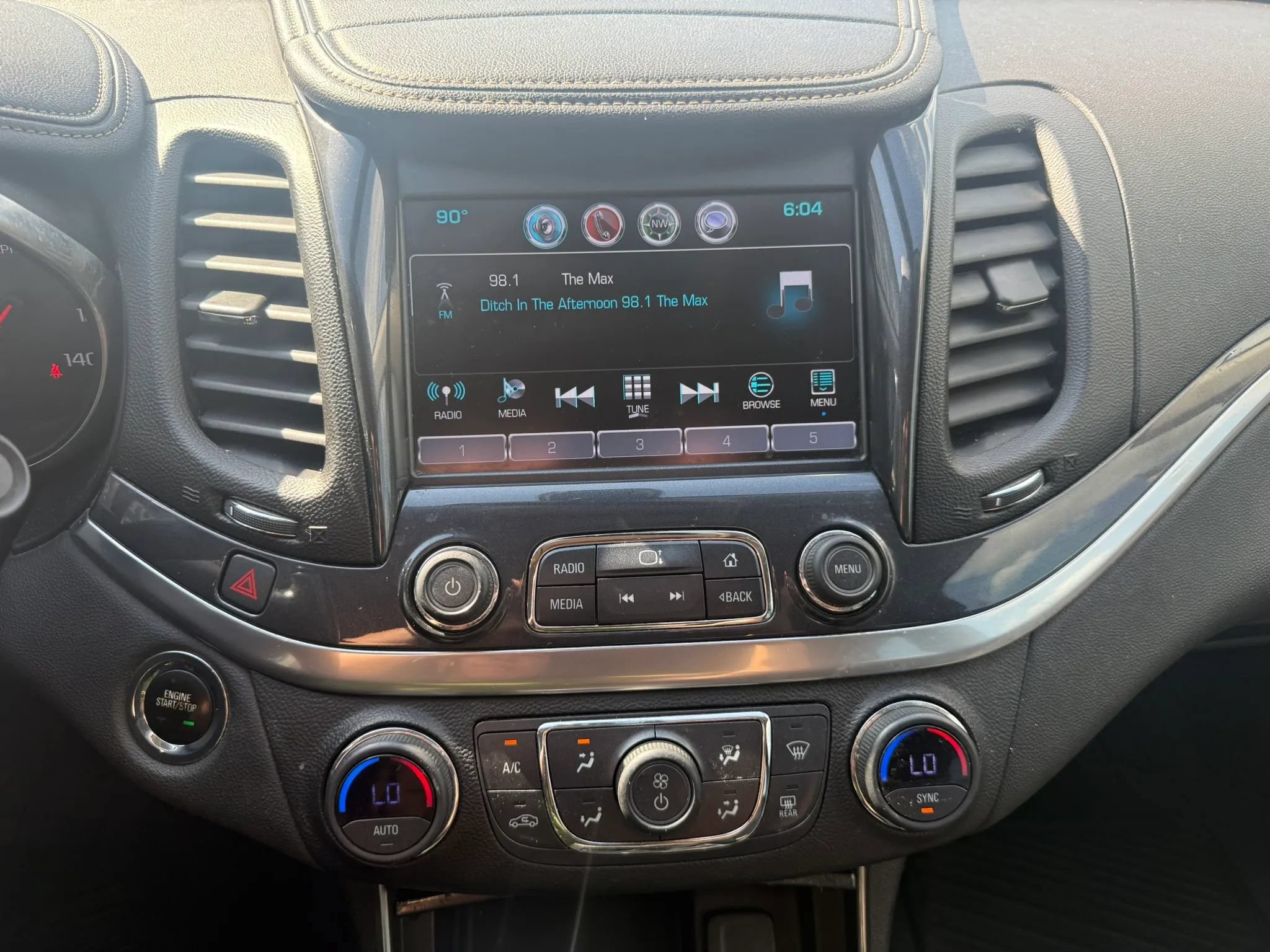 Used 2019 Chevrolet Impala LT FWD image 11