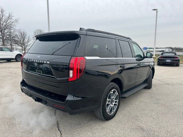 Used 2025 Ford Expedition Active image 8