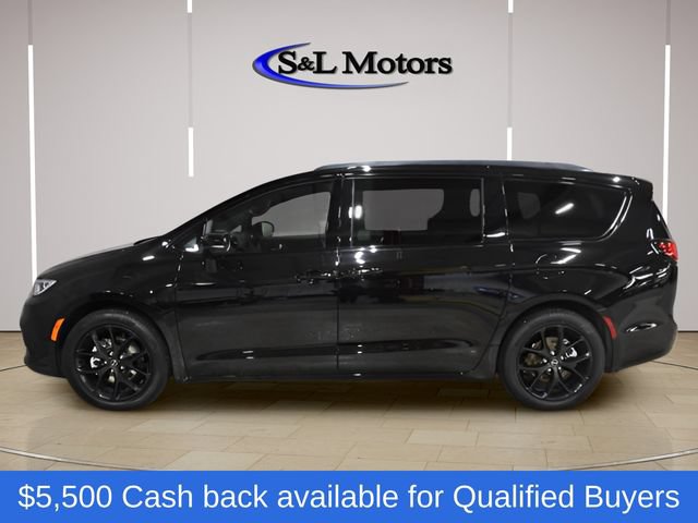 New 2026 Chrysler Pacifica Select w/ S Appearance Package FWD image 4