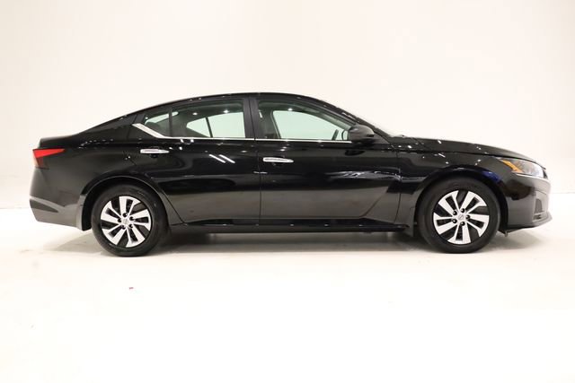 Used 2025 Nissan Altima 2.5 S image 3