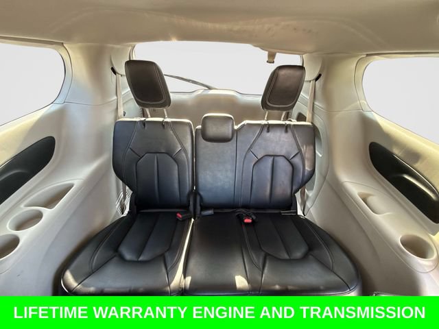 Used 2024 Chrysler Pacifica Touring-L FWD image 19