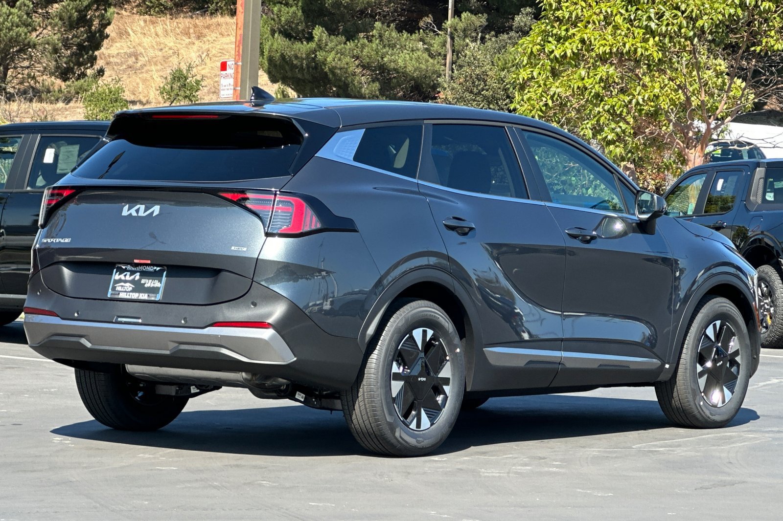 New 2027 Kia Sportage LX FWD image 4