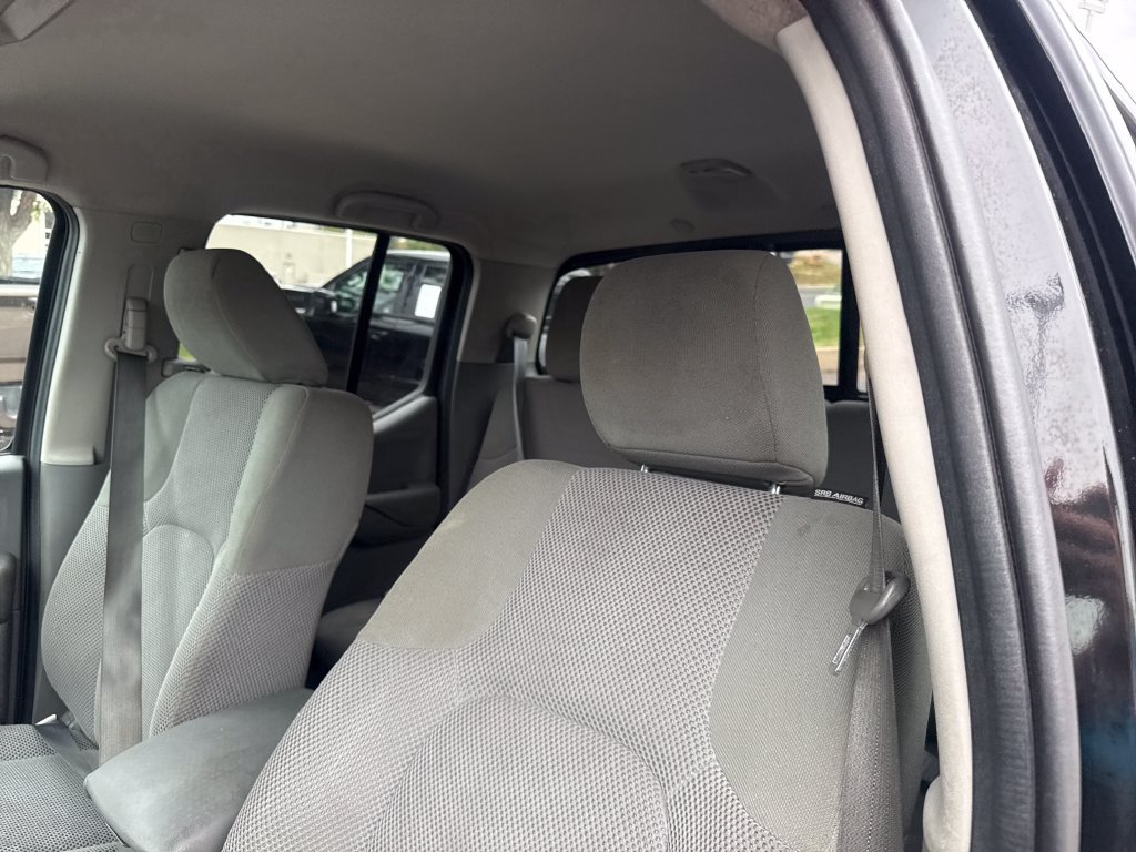 Used 2018 Nissan Frontier SV w/ Value Truck Package AWD/4WD image 12