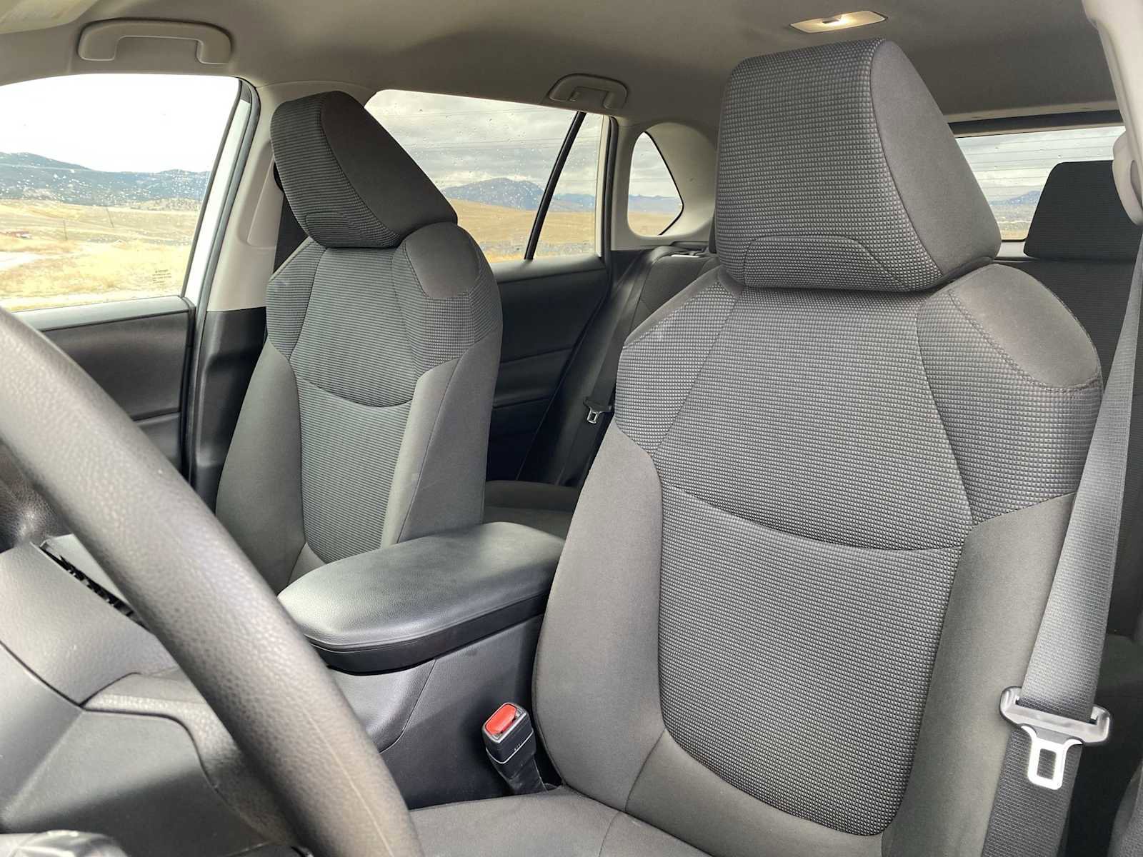 Used 2022 Toyota RAV4 LE image 15