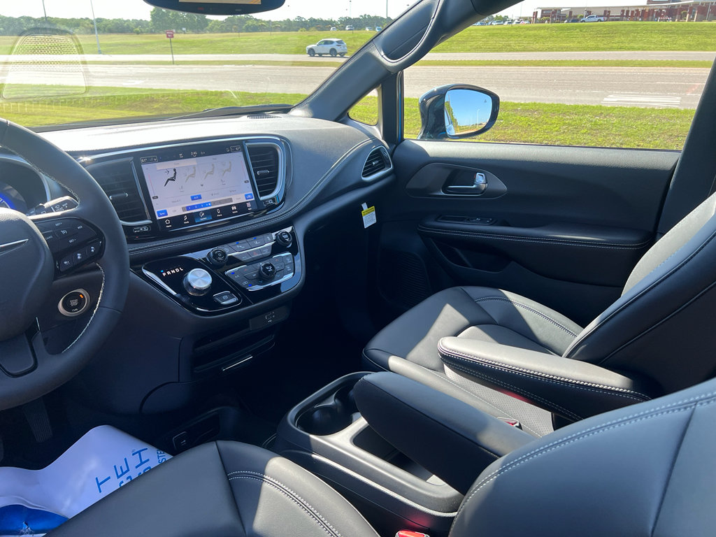 New 2026 Chrysler Pacifica Select w/ S Appearance Package FWD image 21
