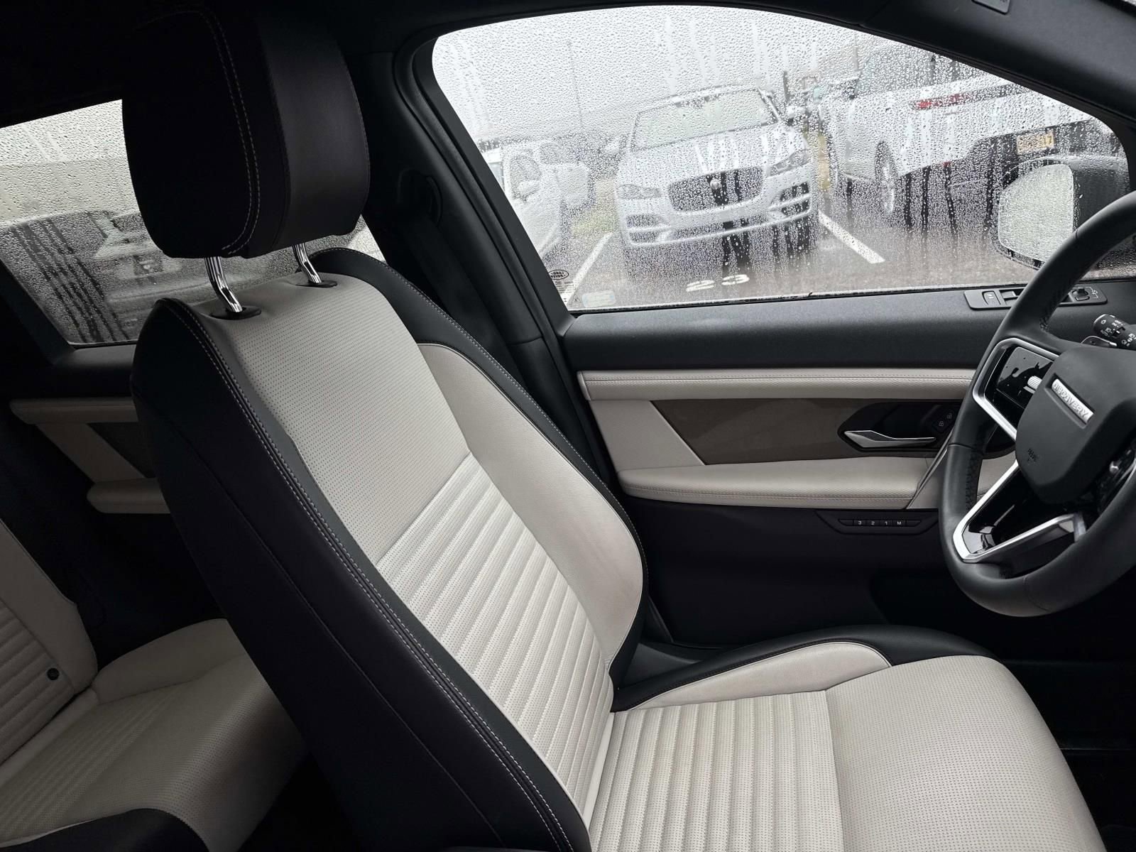 Used 2024 Land Rover Discovery Sport Dynamic SE image 11