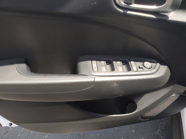 Certified 2024 Hyundai Venue SEL FWD image 19