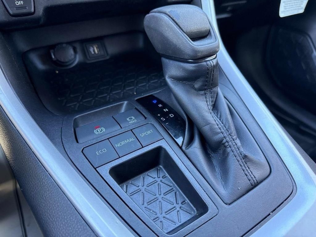 Used 2023 Toyota RAV4 LE image 24