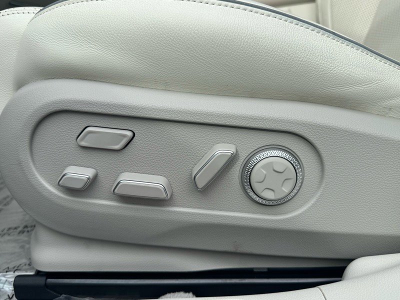 Used 2024 Genesis GV60 Advanced image 29