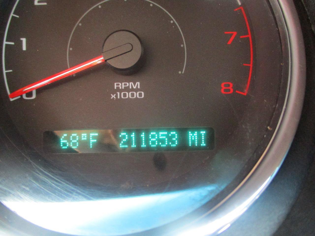 Used 2008 Chevrolet Cobalt LT w/ Preferred Equipment Group FWD image 10