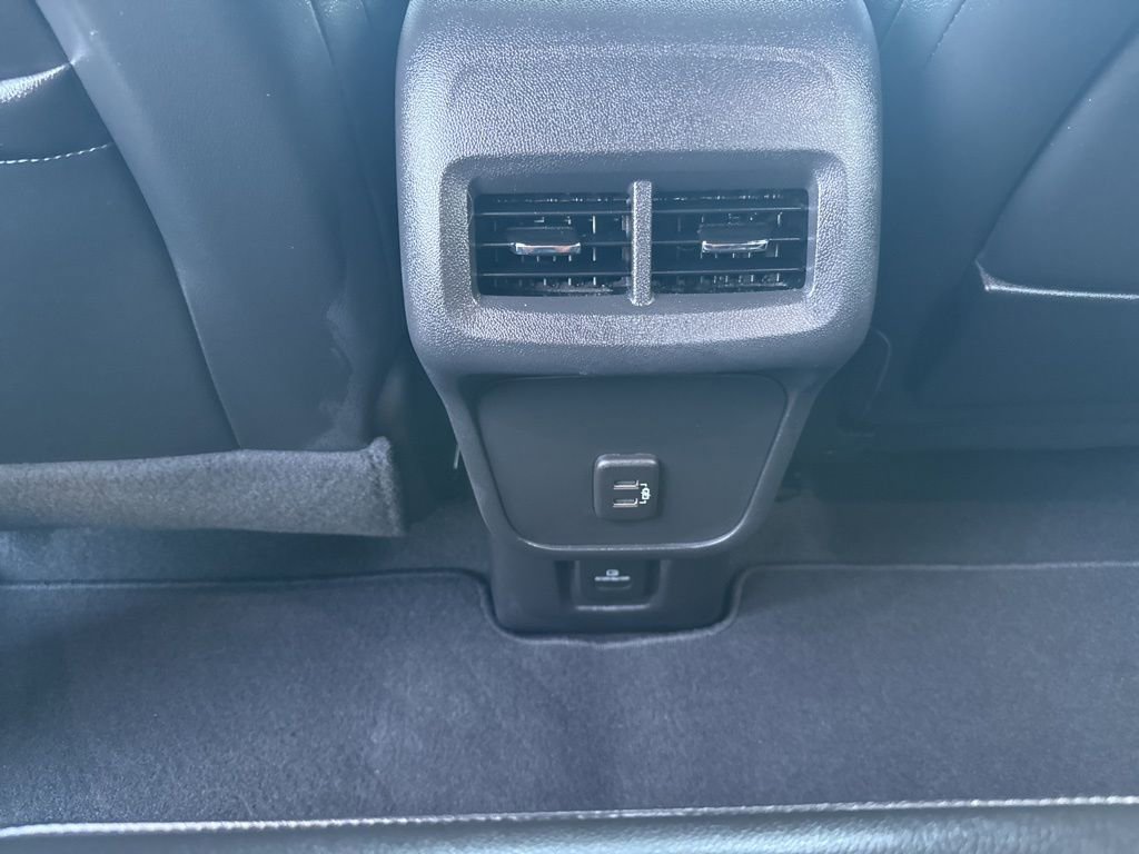 Used 2023 GMC Terrain SLT w/ Infotainment Package II image 17