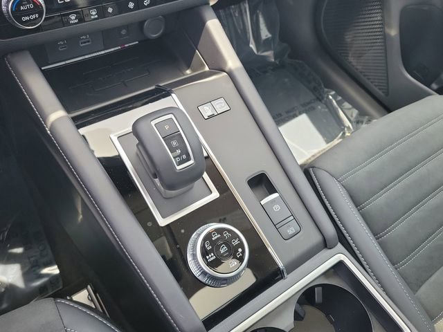 New 2025 Mitsubishi Outlander SE image 35