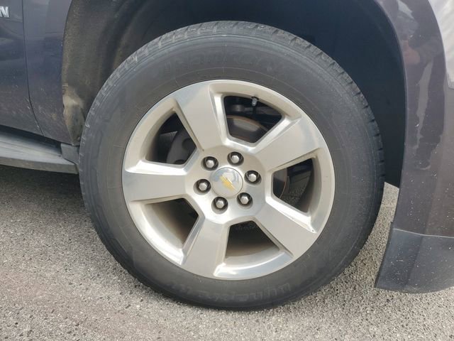 Used 2015 Chevrolet Suburban LT image 8