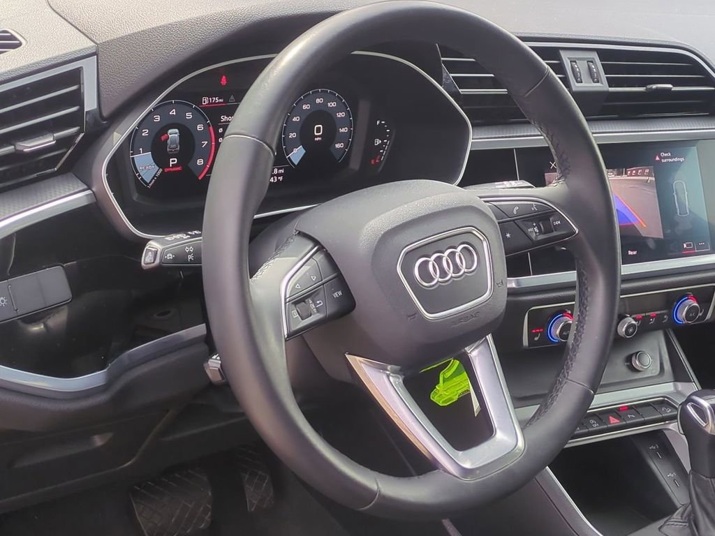 Used 2022 Audi Q3 2.0T Premium AWD/4WD image 14