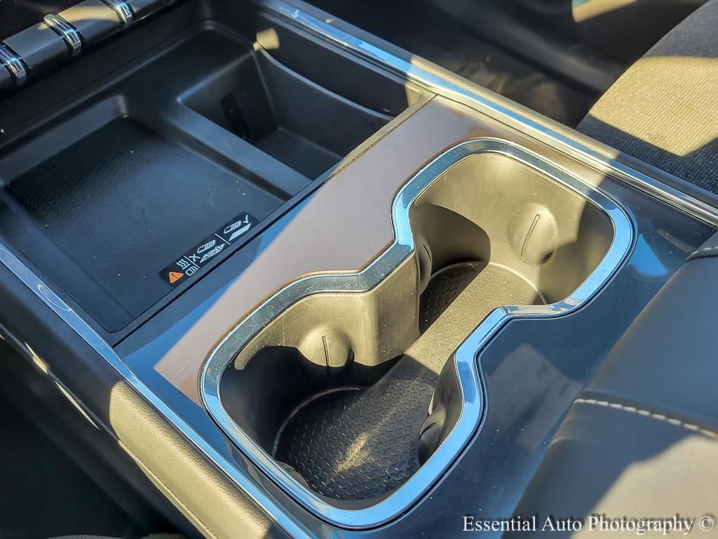 Used 2025 GMC Acadia Elevation AWD/4WD image 17