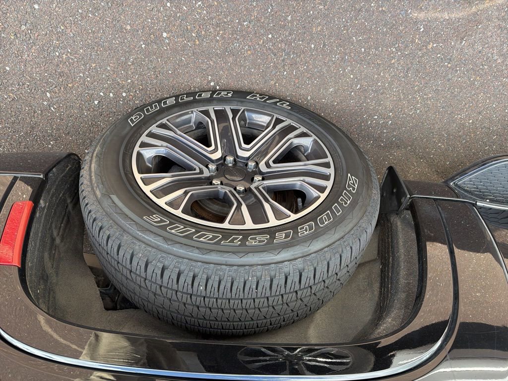 Used 2024 Jeep Wagoneer L Series II image 6