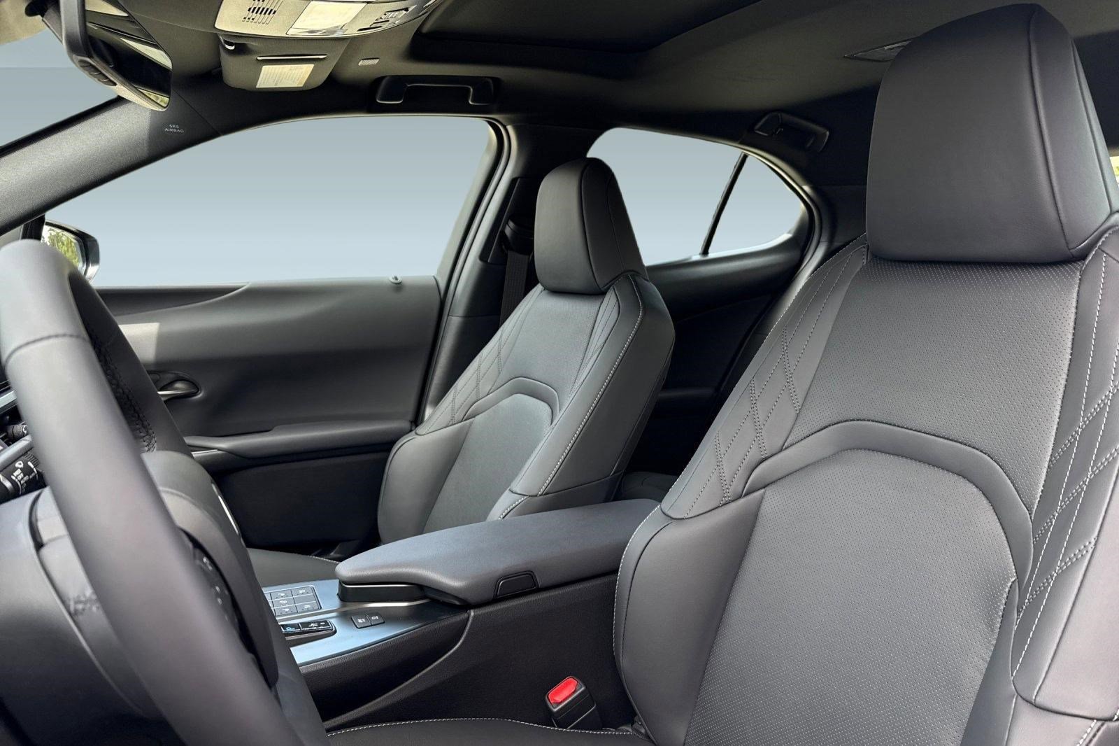 New 2026 Lexus UX 300h FWD image 18