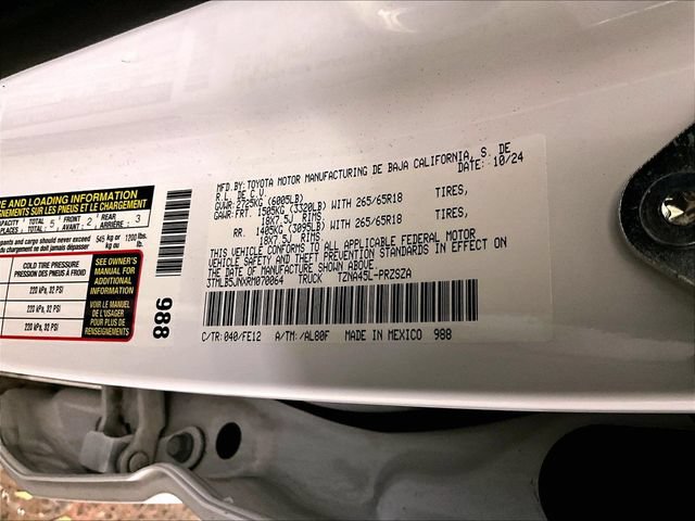 Used 2024 Toyota Tacoma TRD Sport AWD/4WD image 33